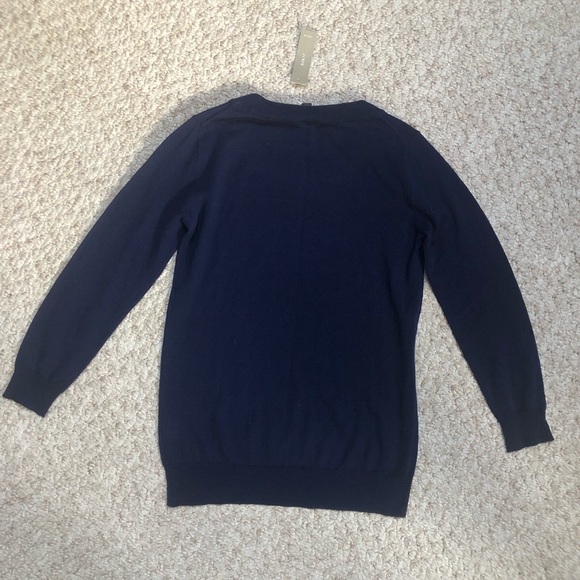 NWT ladies J.Crew navy crew neck sweater. Size XS - Picture 2 of 5